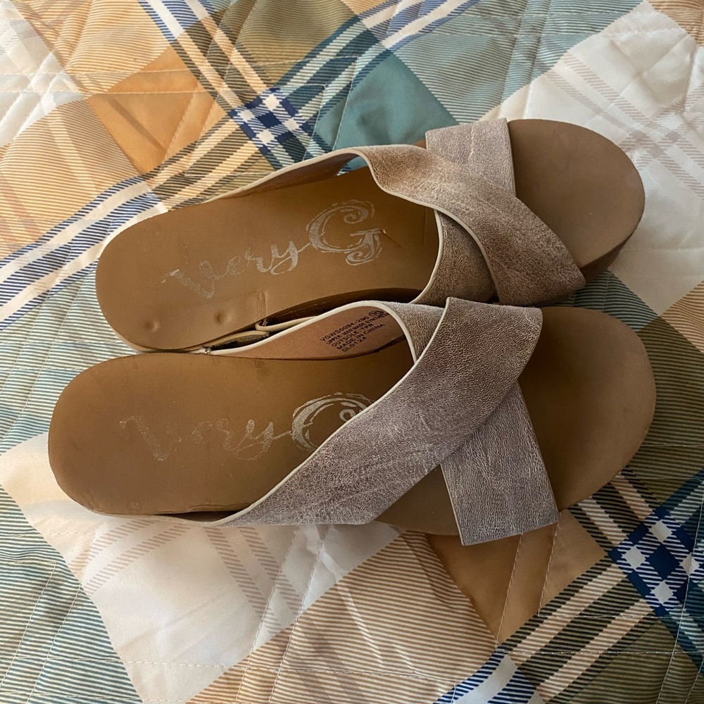 Strap wedges